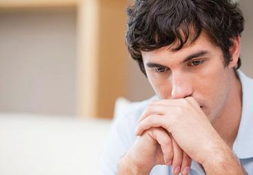 Tiểu buốt có mủ ở nam giới là bệnh gì?