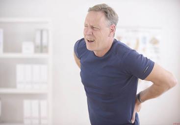 Đau vùng dưới thắt lưng có thể là bệnh viêm tuyến tiền liệt